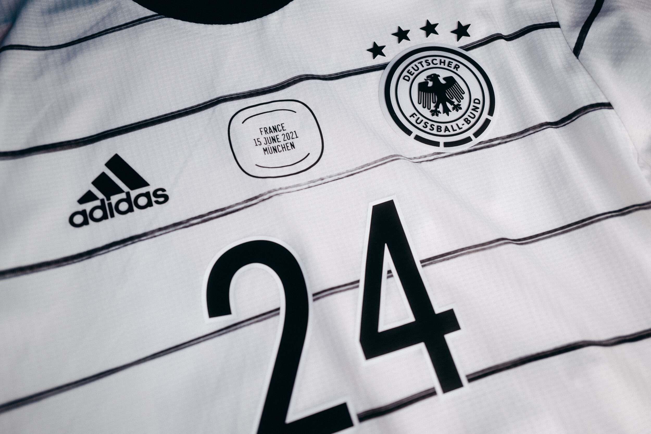 Maillot Allemagne badge au milieu