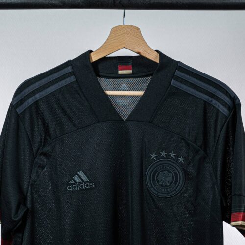 Image de l'article L'Allemagne avec son maillot noir contre la Hongrie !