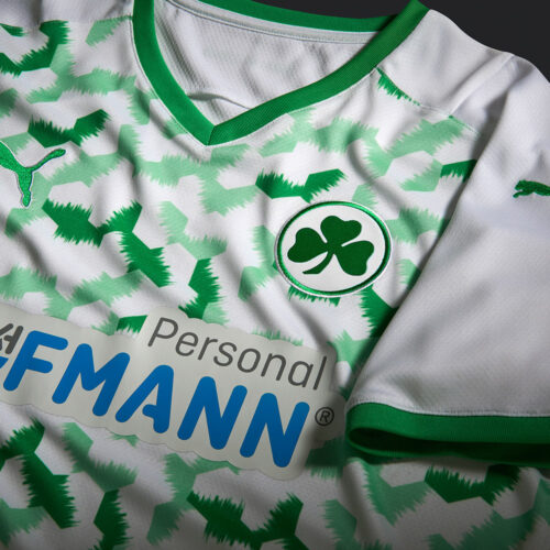 Image de l'article Les maillots de Greuther Fürth 2021-2022 présentés par PUMA