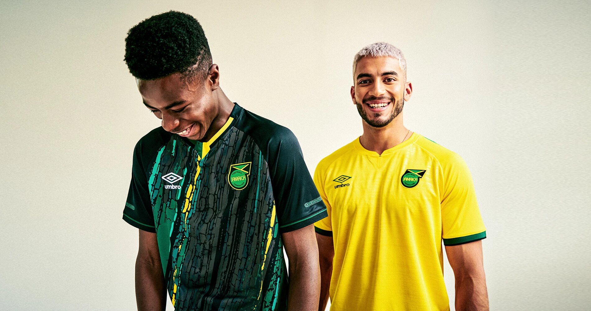 Maillot De Football Jamaïque 2021/22 Umbro Noir - Taille L, Manches Courtes, Neuf étiqueté