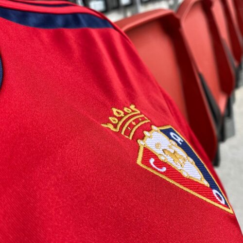 Image de l'article Les maillots de Osasuna 2021-2022 présentés par adidas