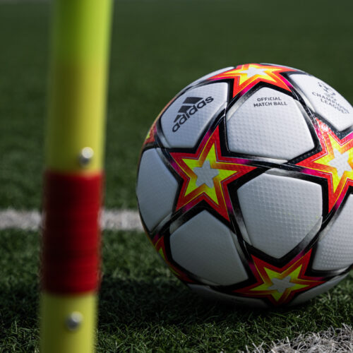 Image de l'article Le nouveau ballon de la Champions League 2021-2022 débarque