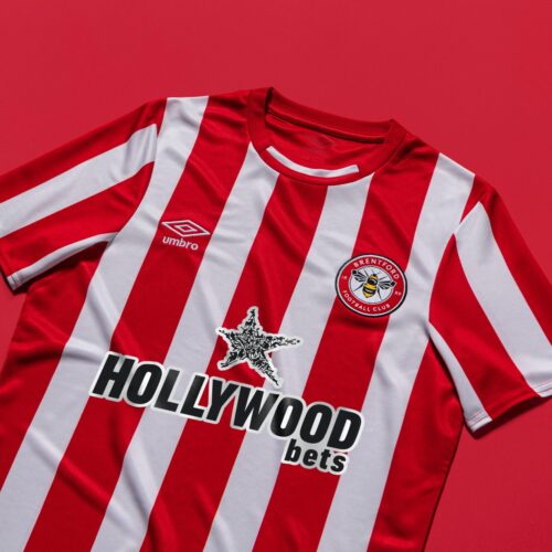Image de l'article Brentford réutilisera son maillot domicile la saison prochaine pour tenter d'être plus durable