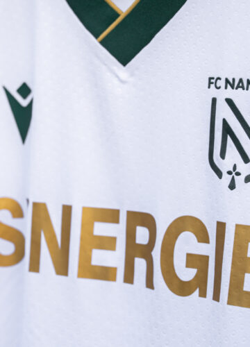 Image de l'article Le blanc fait son retour sur le maillot du FC Nantes extérieur