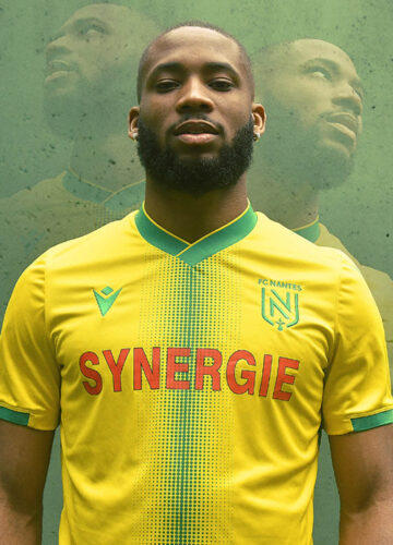 Image de l'article Les maillots du FC Nantes 2021-2022 dévoilés par Macron