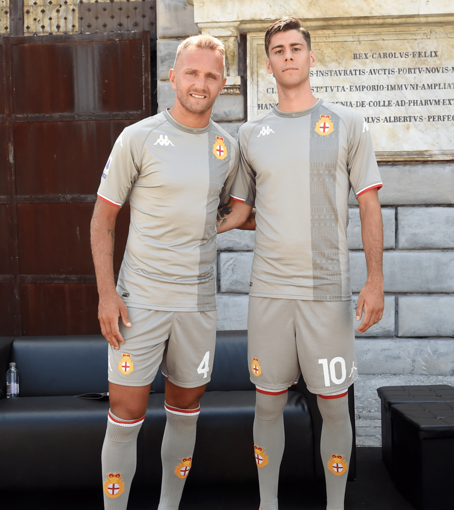 Maillots Genoa : Tenues de match officielles