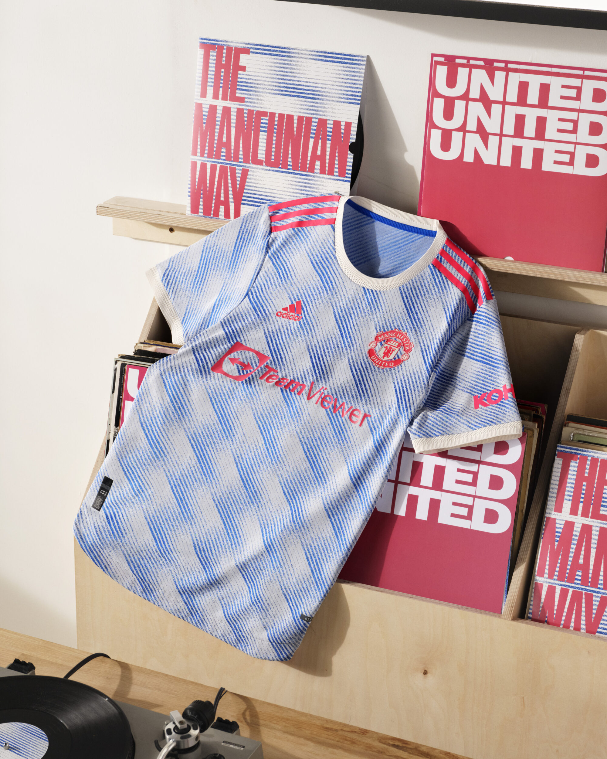 Maillot Manchester United 2021-2022 exterieur adidas
