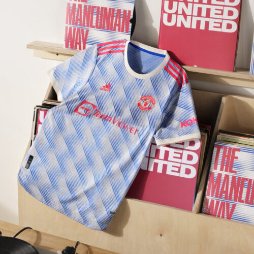 Image de l'article Un maillot extérieur inspiré de 1992 pour Manchester United