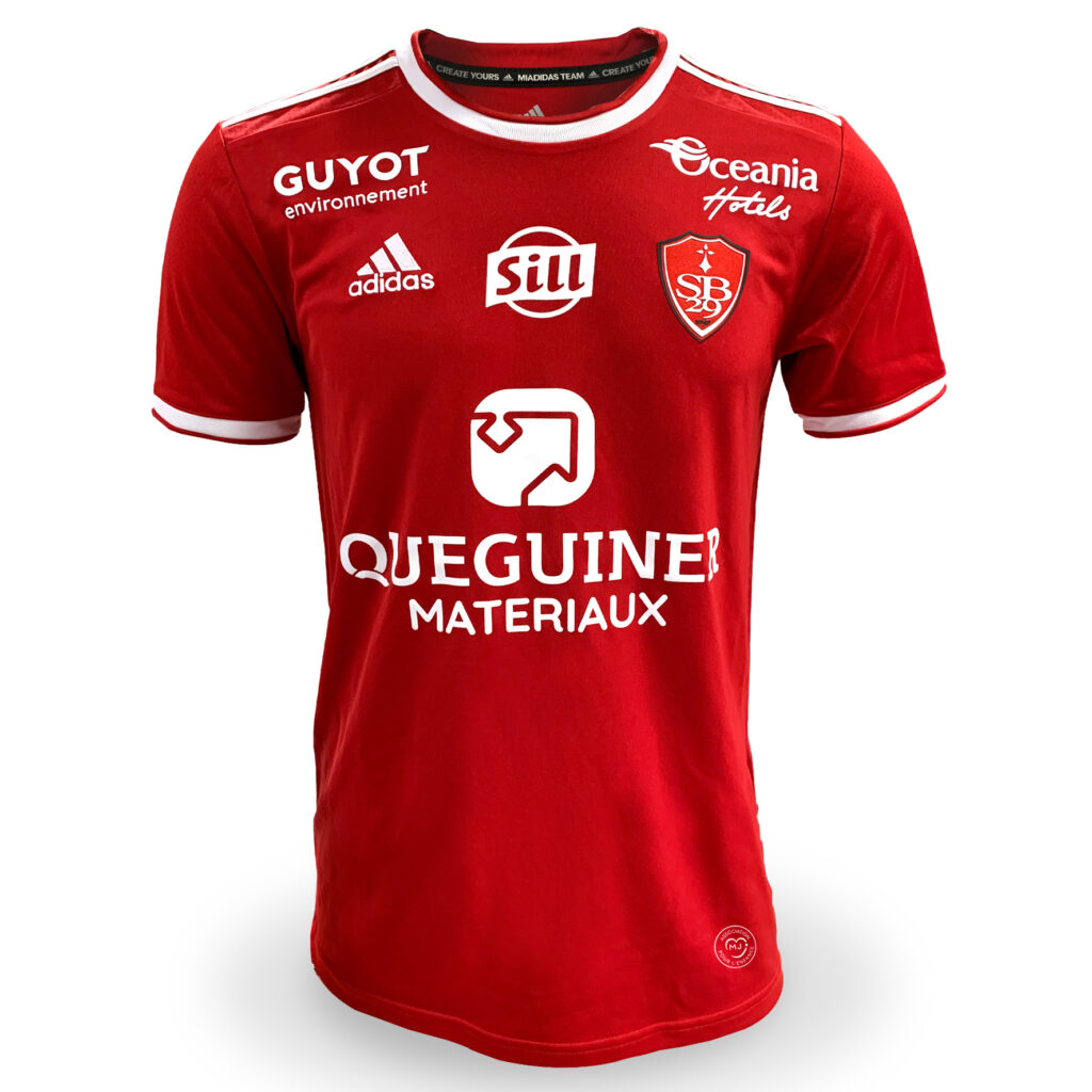 Les maillots du Stade Brestois 2021-2022 révélés par adidas