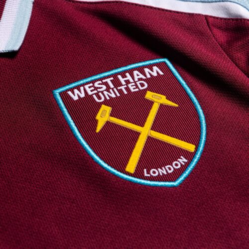 Image de l'article Les maillots de West Ham 2021-2022 lancés par Umbro