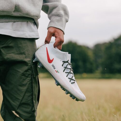 Image de l'article Kai Havertz imagine des crampons pour soutenir la Croix Rouge allemande