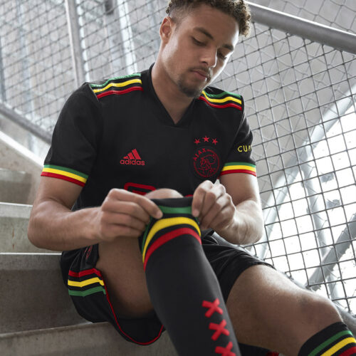 Image de l'article Un hommage à Bob Marley sur le maillot third de l'Ajax !