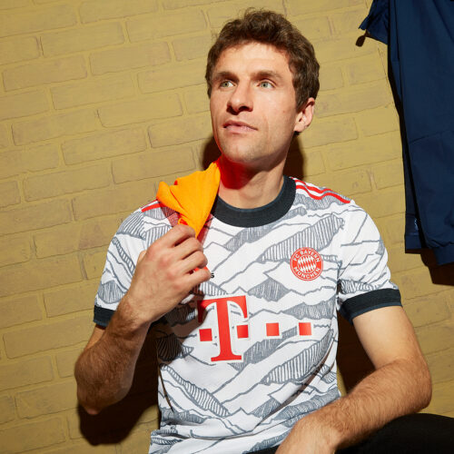 Image de l'article Les 5 plus beaux maillots de la Ligue des Champions 2022