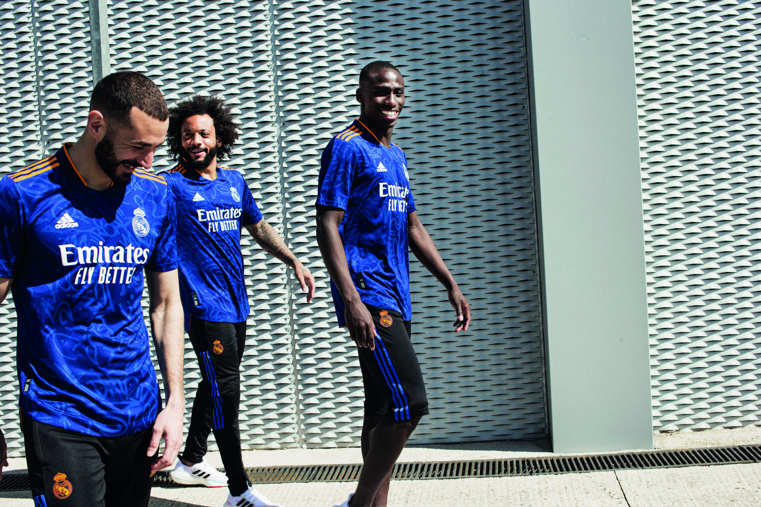 Maillot Real Madrid 2021-2022 extérieur adidas