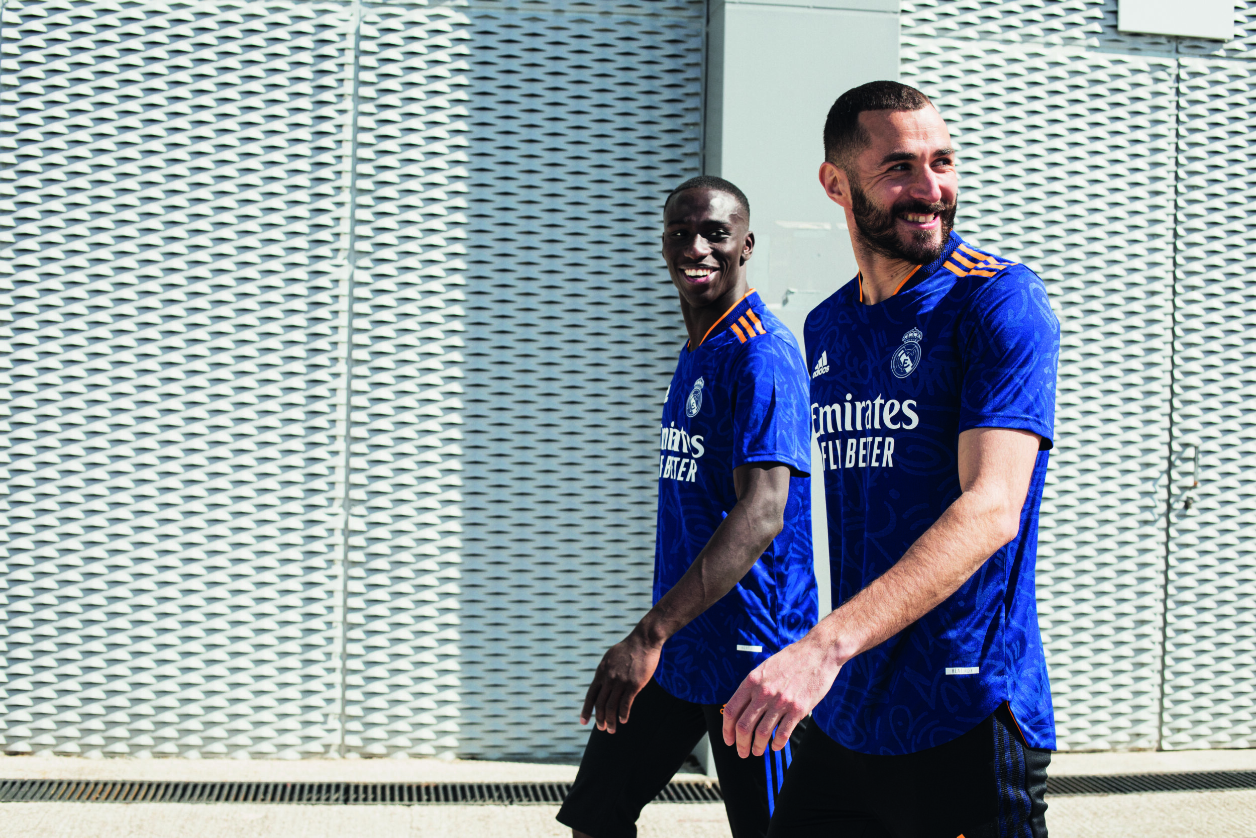 Maillot Real Madrid 2021-2022 extérieur adidas