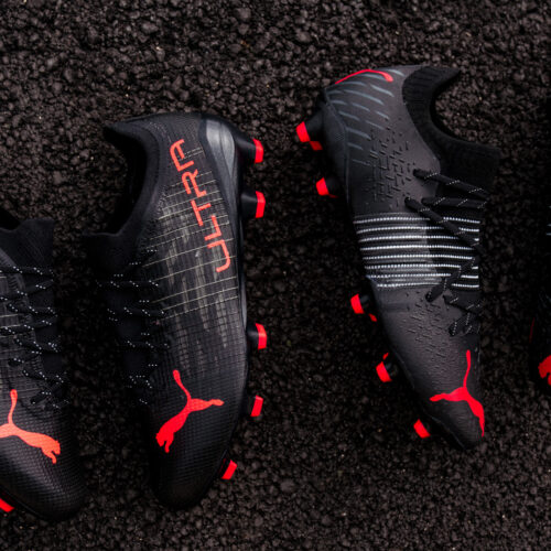 Image de l'article PUMA dévoile des crampons full black avec le pack Eclipse 2021