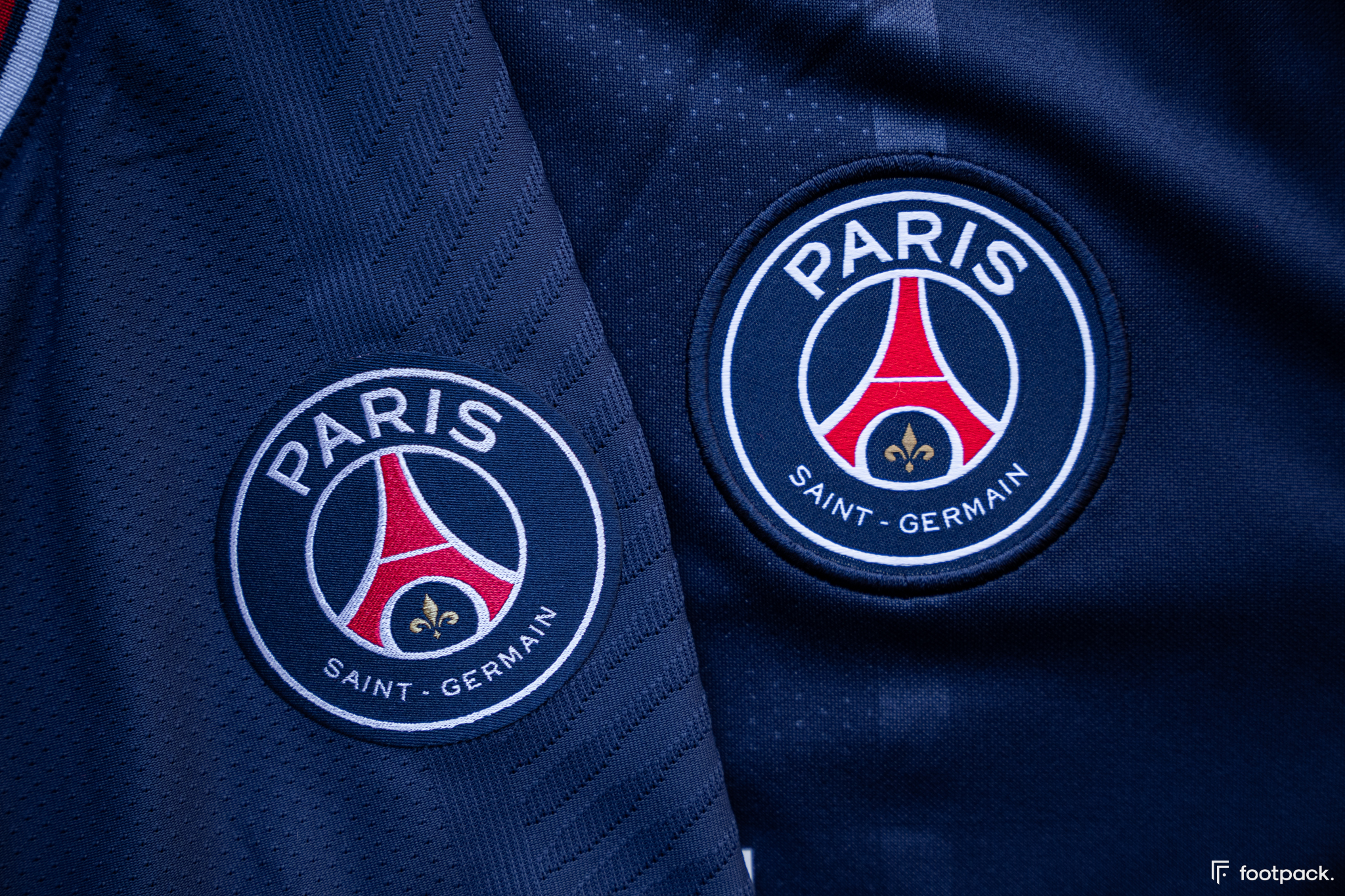 Différences maillots Nike Réplica Authentique