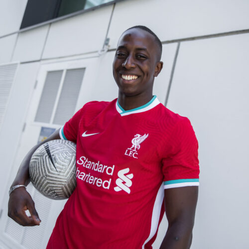 Image de l'article Liverpool brade ses anciens maillots à seulement 13€ !