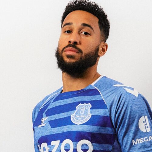 Image de l'article Un maillot pré-match en hommage aux USA pour Everton