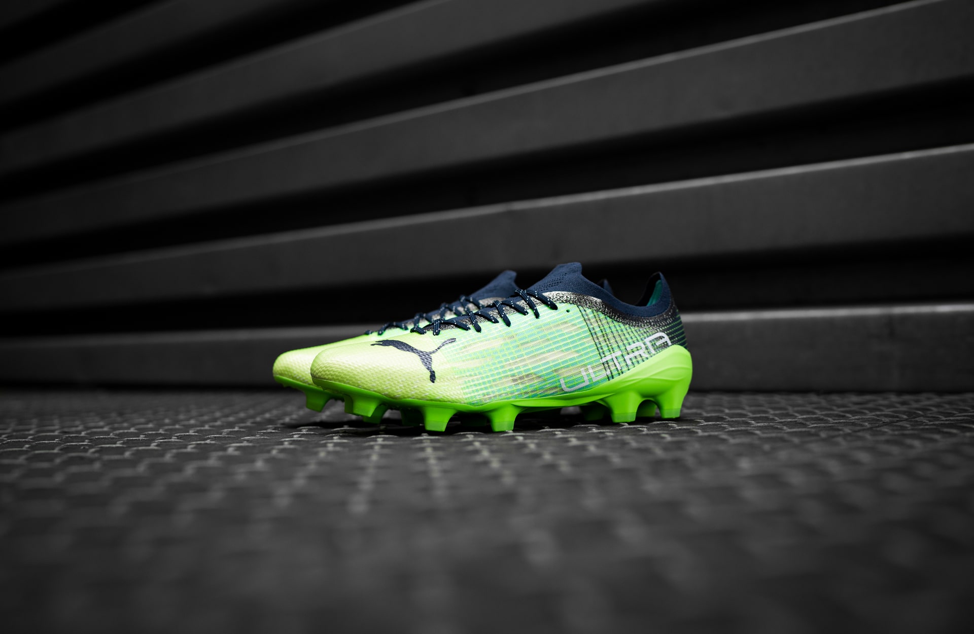 Crampons PUMA Ultra 1.3 Under the Light