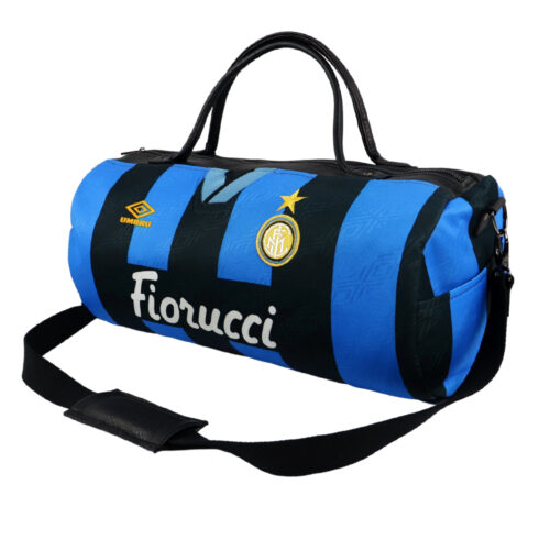 Image de l'article D'anciens maillots de foot deviennent des sacs de sport