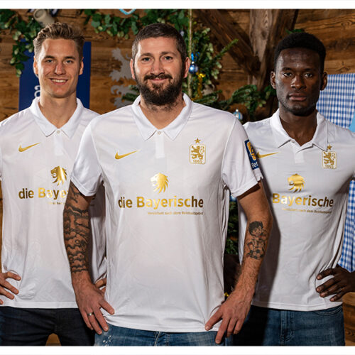 Image de l'article Le TSV Munich 1860 dévoile un maillot de Noël