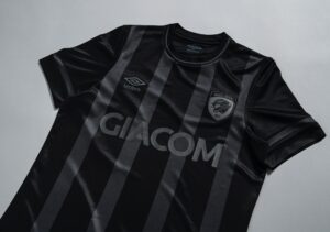 À la demande des fans Hull City réutilisera son maillot extérieur la saison prochaine