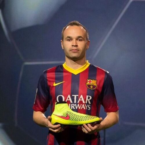 Image de l'article Iniesta en crampons masqués, fin de l'aventure avec Asics ?