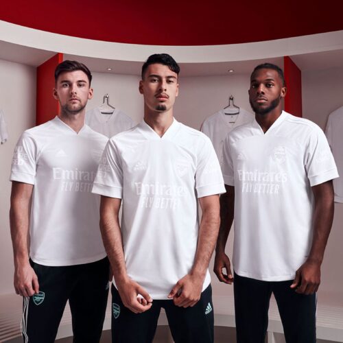 Image de l'article Arsenal va utiliser un maillot tout blanc pour lutter contre les violences