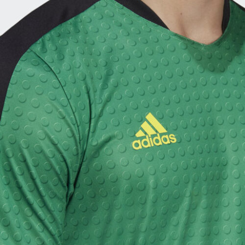 Image de l'article adidas présente un maillot de foot LEGO !