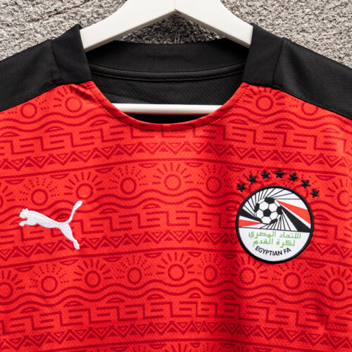 Image de l'article Que représentent les inscriptions sur le maillot de l’Égypte ?