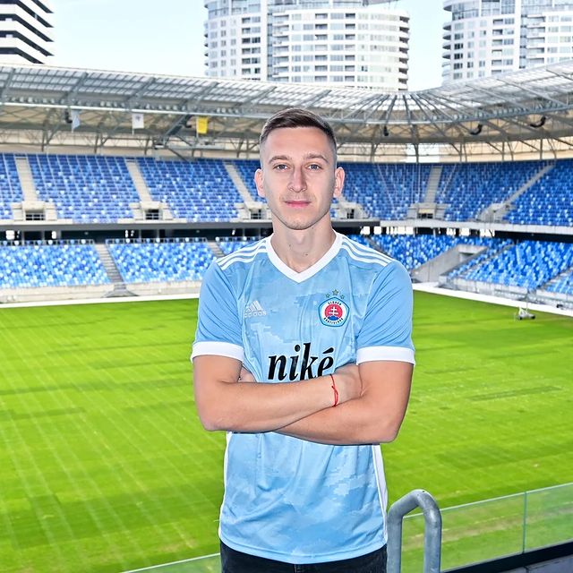 club de foot sponsorisé par adidas