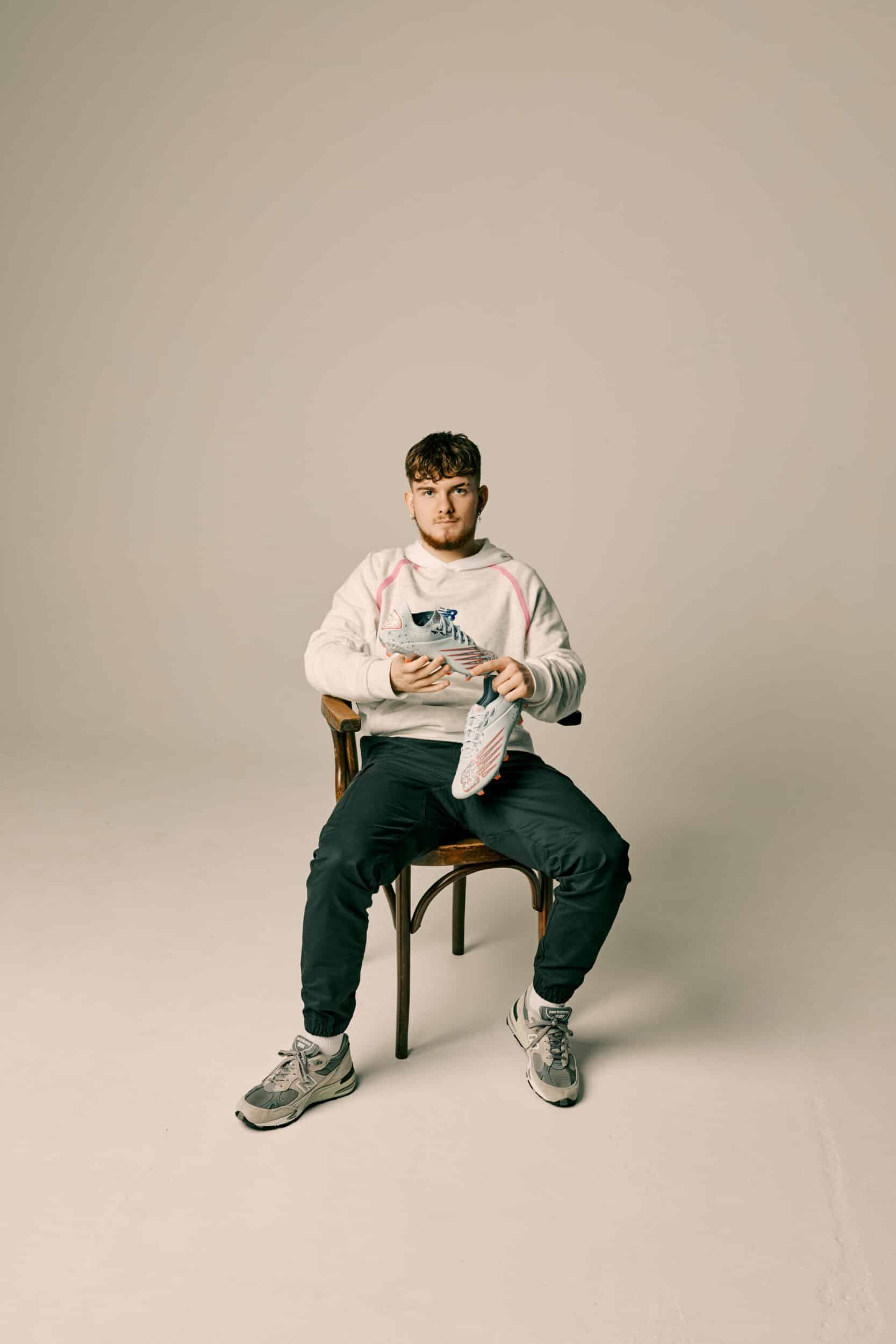 Harvey Elliott - Crampons New Balance