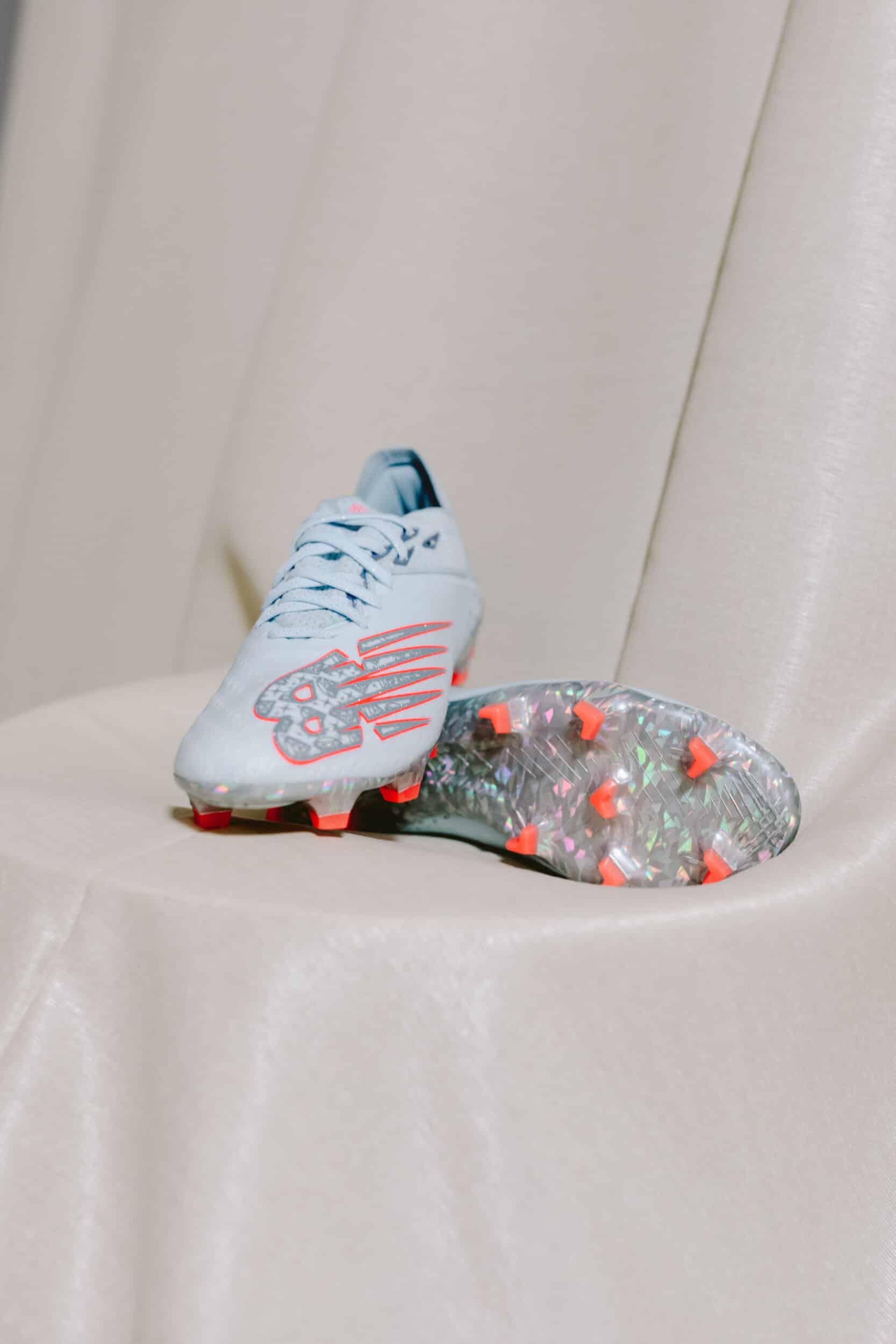 Harvey Elliott - Crampons New Balance