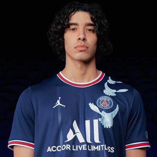 Image de l'article Le PSG dévoile une nouvelle collaboration autour de son maillot domicile avec 3.PARADIS