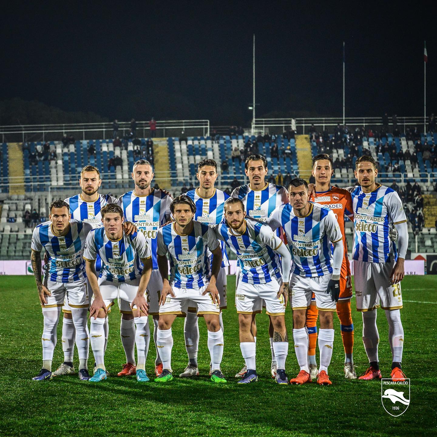 Equipe de Pescara avec son maillot anniversaire