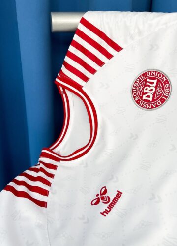 Maillot Domicile Danemark EURO 2020 Taille M – Marque Hummel, Occasion Très Bon état, Fabriqué En Chine