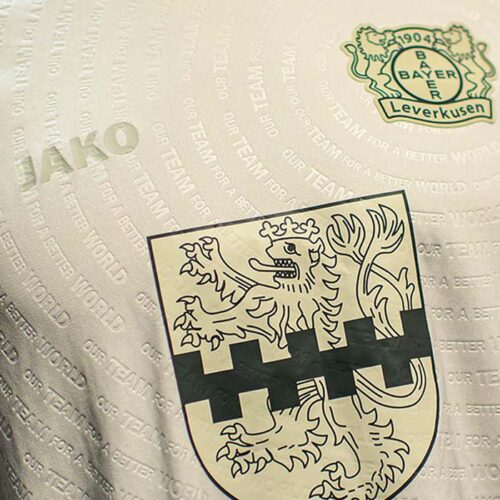 Image de l'article Le Bayer Leverkusen dévoile un sublime maillot écolo