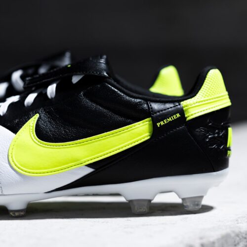 Image de l'article Blanc, noir volt : le nouveau coloris de la Nike Premier 3