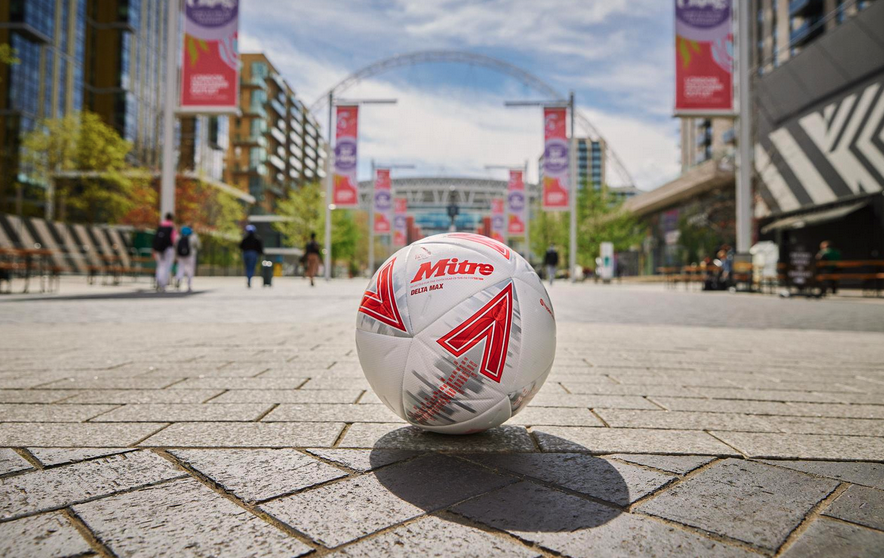 ballon fa cup 150 ans mitre liverpool chelsea finale 3