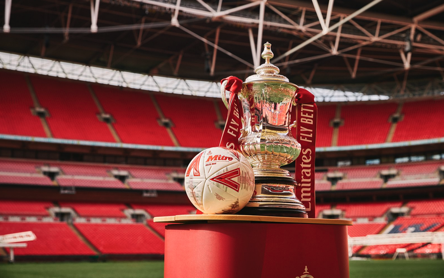 ballon fa cup 150 ans mitre liverpool chelsea finale 4
