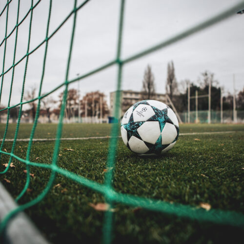 Image de l'article Ballon de foot : quelle taille choisir en fonction de la pratique ?