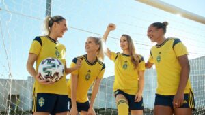 Euro 2022 : la Suède et adidas présentent le nouveau maillot