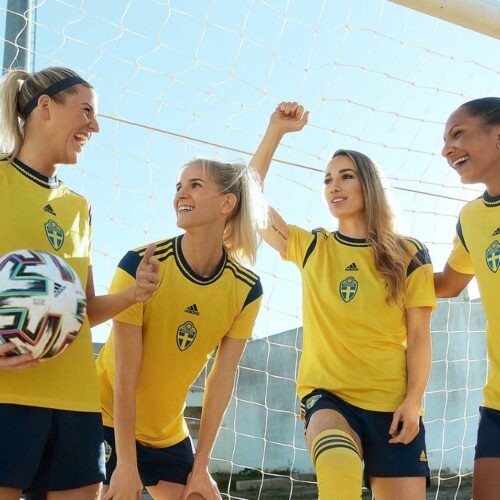 Image de l'article Euro 2022 : la Suède et adidas présentent le nouveau maillot