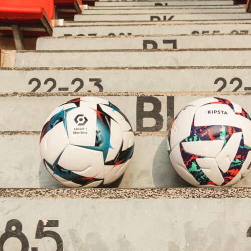 Image de l'article Les nouveaux ballons de la Ligue 1 et de la Ligue 2, présentés par Kipsta