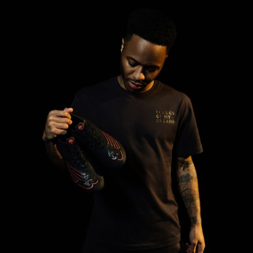 Image de l'article Raheem Sterling reçoit de nouveaux crampons signature de New Balance