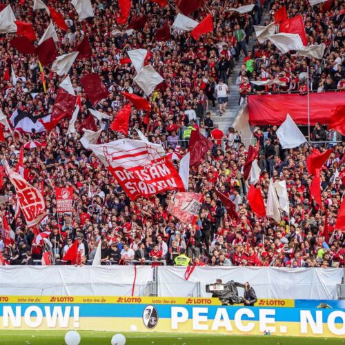 Image de l'article Fribourg refuse de s'afficher aux côtés du RB Leipzig sur l'écharpe de la Coupe d'Allemagne