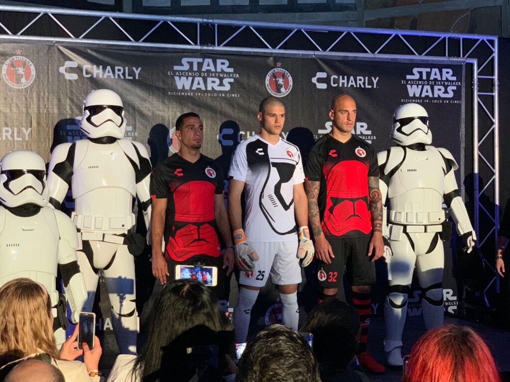 Quand Star Wars S Invite Sur Les Maillots De Foot D Un Club Mexicain Quand Star Wars S Invite Sur Les Maillots De Foot D Un Club Mexicain