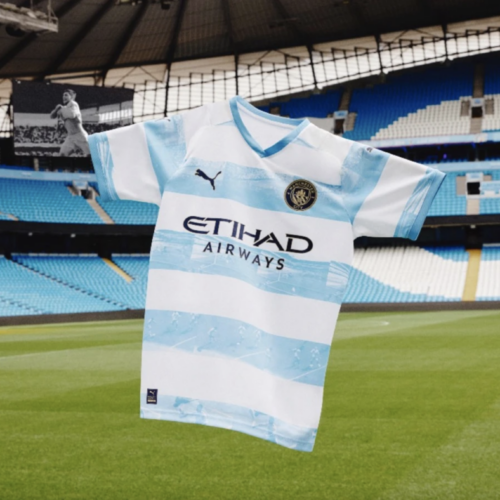 Image de l'article Manchester City réalise un maillot d'échauffement en hommage à Agüero