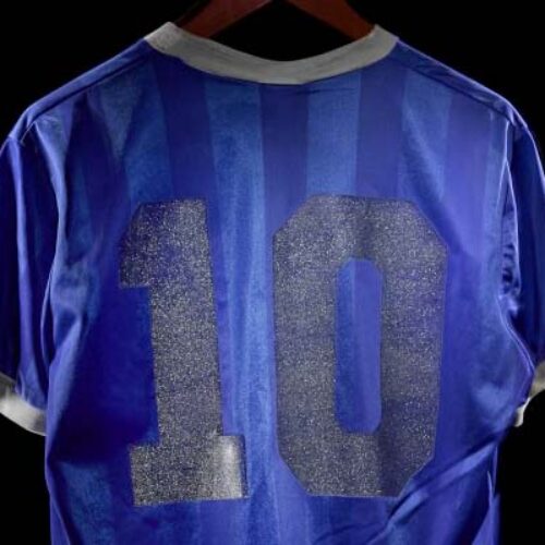Image de l'article Maradona : le maillot de la Main de Dieu vendu pour plus de 8 millions d'euros